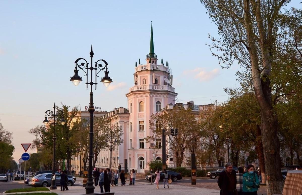 Nadezhda Apartments On Zhibek Zholy Avenue 33 Almaty Exterior photo